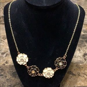 💕Gold plated flower necklace 💐